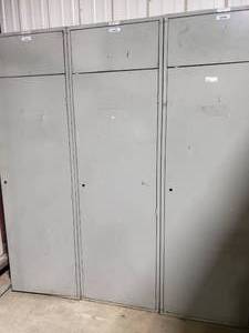 lot 128 image: Large ExchangeMaster Single Door Locker w Contents.  BUYER TAKES ALL