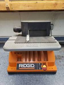 lot 153 image: Ridgid Oscillating Edge BeltSpindle Sander.  Model EB44242