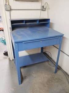 lot 163 image: Blue Shop Desk w Drawer & Top Shelf