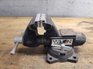 lot 167 image: Wilton Model 1745 4.5 Bench Vise w Removeable Brockhaus Magnetix Jaws