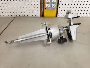 lot 202 image: PanaVise Modular Bench Mounted Universal Vise