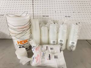lot 204 image: Large Lot of Mixing Containers.  32oz w Lids & 2.5 Gallon