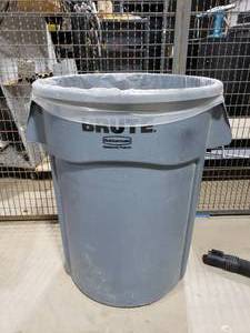 lot 257 image: Rubbermaid Brute 55 Gallon Trash Can