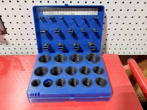 lot 297 image: O-Ring Set w Case