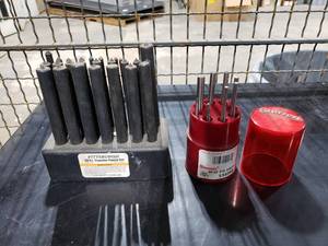 lot 307 image: Pittsburgh Transfer Punch Set & Starrett Drive Pin Punch Set