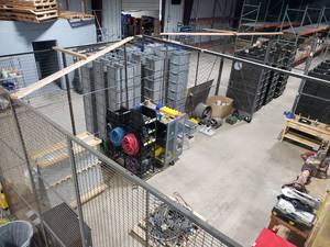 lot 366 image: Large Metal Security Cage w Hinged Security Gate.  Measures 20 x 15 x 10 Tall