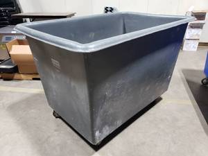 lot 485 image: Uline Gray 20 Bushel (25 Cu Ft) Poly BoxBasket Truck