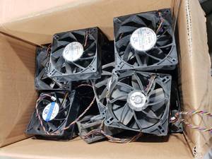 lot 487 image: Large Box Full of DC Brushless Fan (Qty 34)