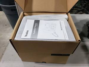 lot 498 image: Lot of 2 Yealink Gigabit Color IP Phones SIP T29G