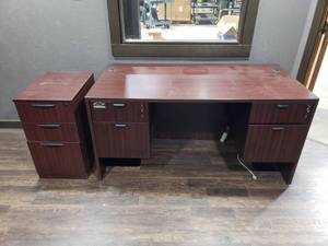 lot 548 image: Office Desk w Locking Drawers & Matching File Cabinet.  Desk Measures 60 x 30 x 30.  Matches Lot 602
