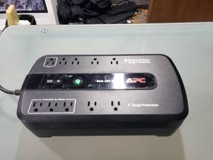 lot 556 image: APC Back-UPS ES 750 Battery Backup & Universal Power Supply