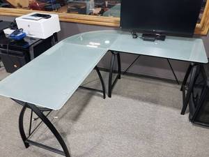 lot 572 image: L-Shape Metal Leg & Glass Top Office Desk.  Measures 61 x 61 x 29