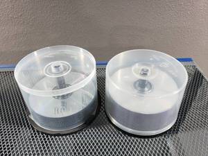 lot 590 image: 2 Stacks of Blank Discs.  1 Stack is CD-RW & 1 Stack is DVDRdl