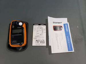 lot 593 image: Sekonic L-308DC DigiCineMate Light Meter