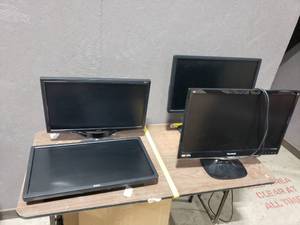 lot 598 image: Lot of 4 Computer Monitors.  Dell, Acer & ViewSonic
