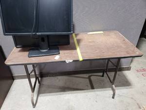 lot 599 image: Small Folding Leg Table