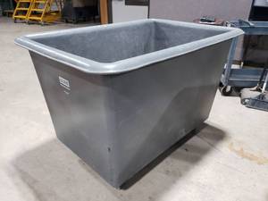 lot 625 image: Uline Gray 20Bushel (25 Cu Ft) Poly BoxBasket Truck
