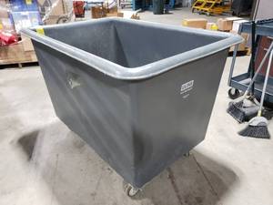 lot 627 image: Uline Gray 20Bushel (25 Cu Ft) Poly BoxBasket Truck