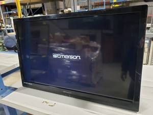 lot 628 image: Emerson LF320EM4F 32 LED HDTV w Remote