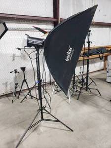 lot 684 image: Godox QT400IIM Professional Photography Flash Head w Tripod & Softbox