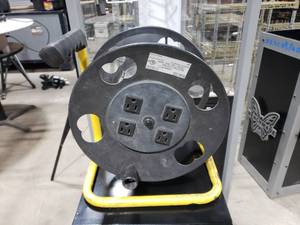 lot 702 image: Bayco Model 2000 Quad Tap Cord Reel