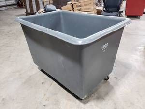 lot 706 image: Uline Gray 20Bushel (25 Cu Ft) Poly BoxBasket Truck