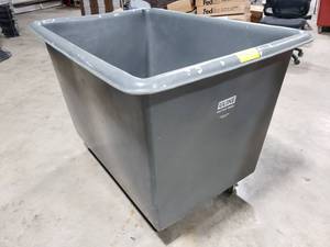 lot 708 image: Uline Gray 20Bushel (25 Cu Ft) Poly BoxBasket Truck