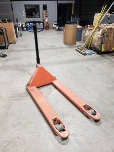 lot 714 image: BT Standard 5,000 lb Pallet Jack