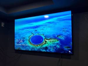 lot 715 image: Beautiful Samsung 65 UN65F6300 Full HD Flat Smart TV w Remote