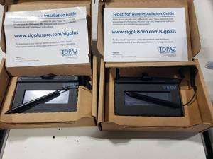 lot 726 image: Lot of 2 Topaz T-S460-HSB-R Electronic Signature Capture Pads