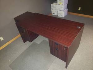 lot 812 image: Office Desk w Locking Drawers & Matching File Cabinet. Desk Measures 60 x 30 x 30. Matches Lot 602