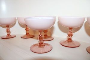 lot 51 image: Carlo Moretti Cased Pink Champagne Sherbet Glasses Set of 8