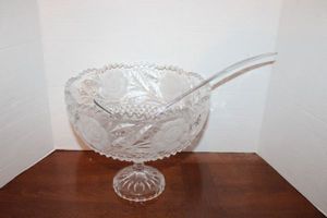 lot 29 image: Crystal punch bowl - 10wide x 9 tall