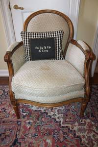 lot 16 image: French style armchair with button accents (solid wood frame)