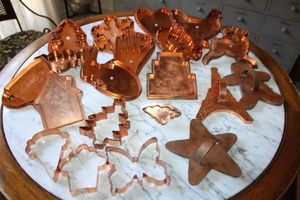 lot 112 image: Copper cookie cutters (for large size cookies)