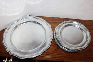 lot 105 image: Pewter plates - 12 dinner and 4 salad