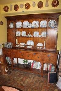 lot 113 image: Large Henredon Dining room Hutch cabinet -  (not contents)