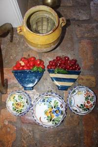 lot 90 image: Home dcor ceramic fruit bowls, jar, and Nesting ceramic molds. Each has Bassano made in Italy stickers