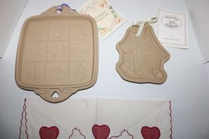 lot 118 image: Brown Bag Cookie Molds - 2 total