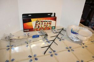 lot 124 image: Grilling Kabob sets and paper plates