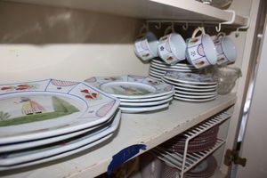 lot 132 image: HB Henriot Quimper France plates and mug set