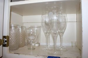 lot 145 image: Oscar-Mayer celebration glasses, Coca-Cola glass and clear glasses