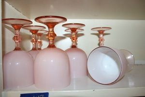 lot 147 image: Carlo Moretti Cased Pink Wine Goblets - set of 8