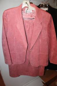 lot 339 image: Womens clothes - size 14 - 2 suede outfits and black sweater