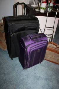 lot 383 image: Luggage and luggage cart