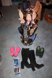 lot 428 image: Shoe caddy and shoes, see photos