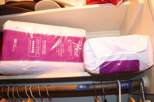lot 445 image: Poise overnight pads