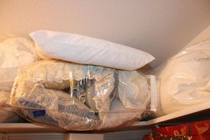 lot 449 image: Pillows and bed linens