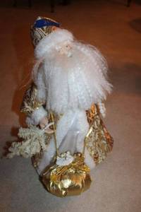 lot 281 image: Gold and white Santa tree topper - 22 tall