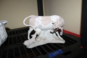 lot 295 image: LLADRO figurine - Cow with Pig